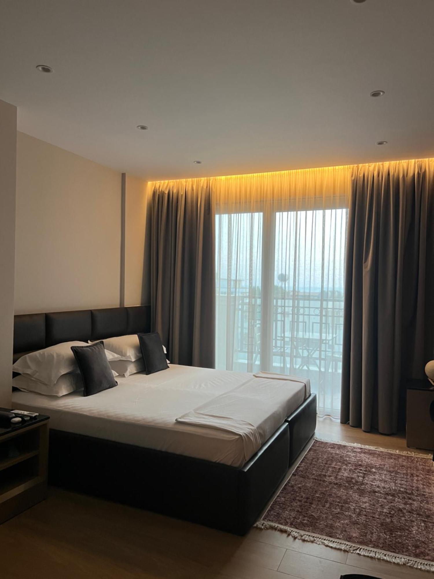 Coastline Luxury Apart Hotel Golem  Εξωτερικό φωτογραφία